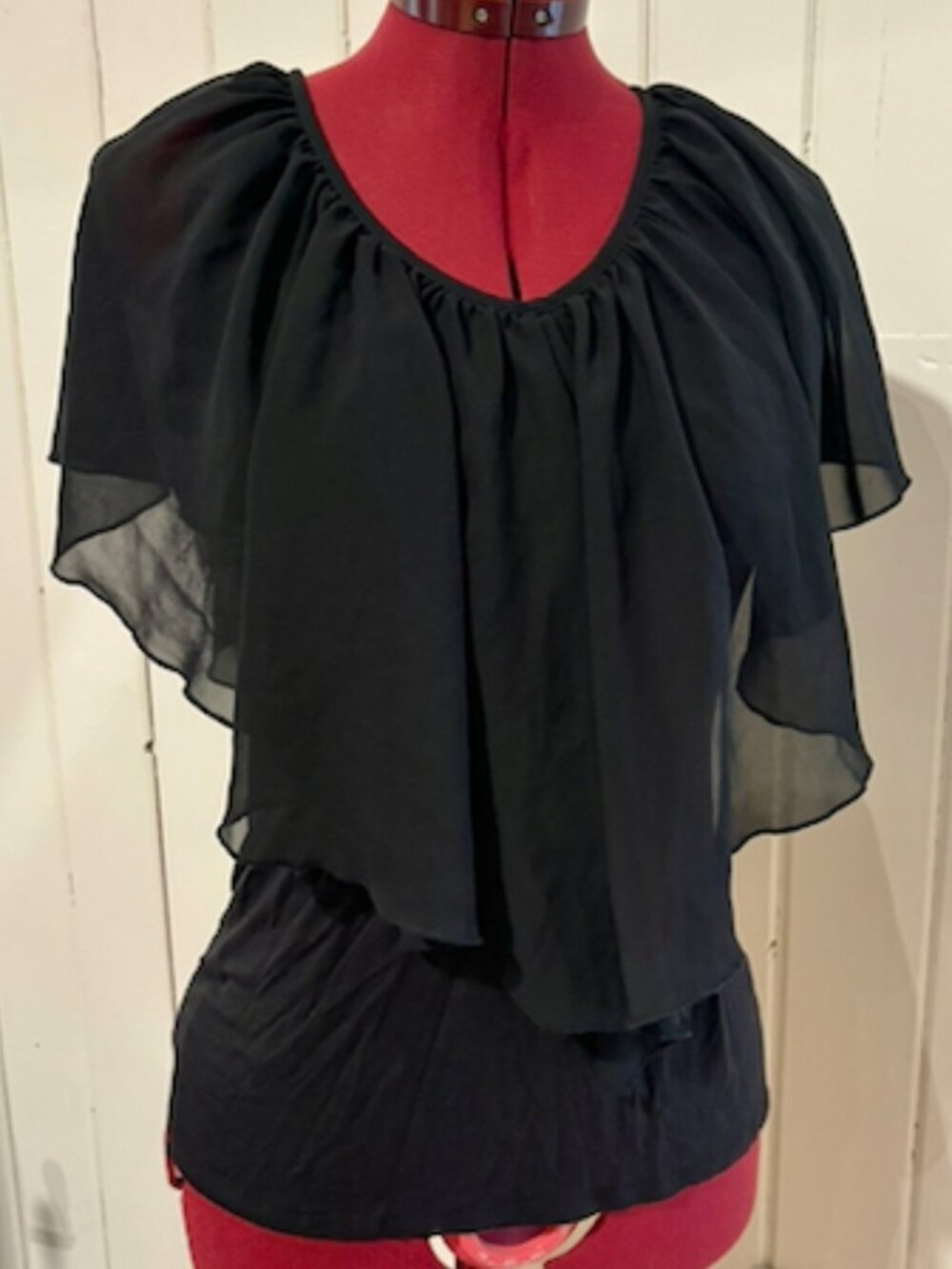 Ruffle Collar Sleeveless Top